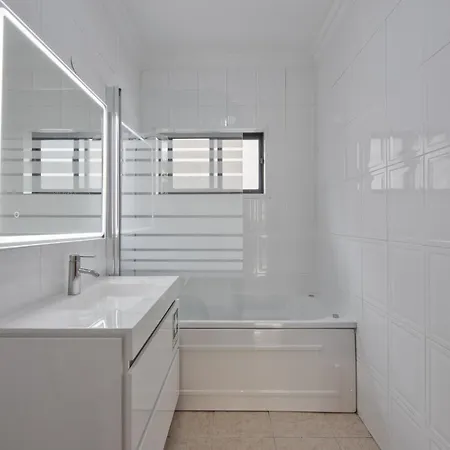 Pontinha Typical By Homing Apartman *